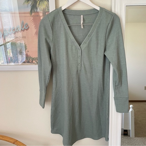 Soma Cozy Waffle Knit Long Sleeve Sleepshirt Dress in Heather Jade Size Small - Picture 3 of 6